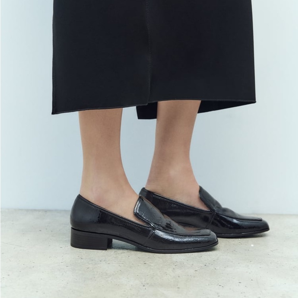 ZARA FAUX PATENT LEATHER MOCCASIN LOAFERS - Black Size 38 (7.5 US)